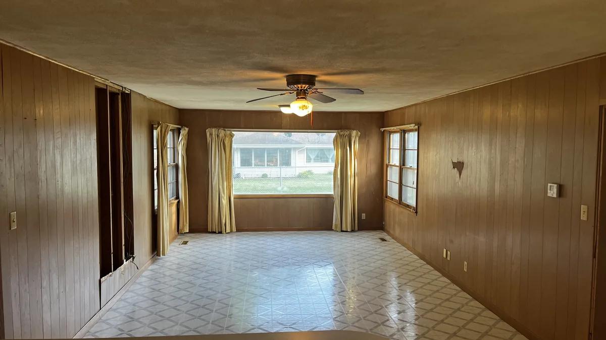 Dated West Aurora kitchen before the Navarro Home Solutions remodel